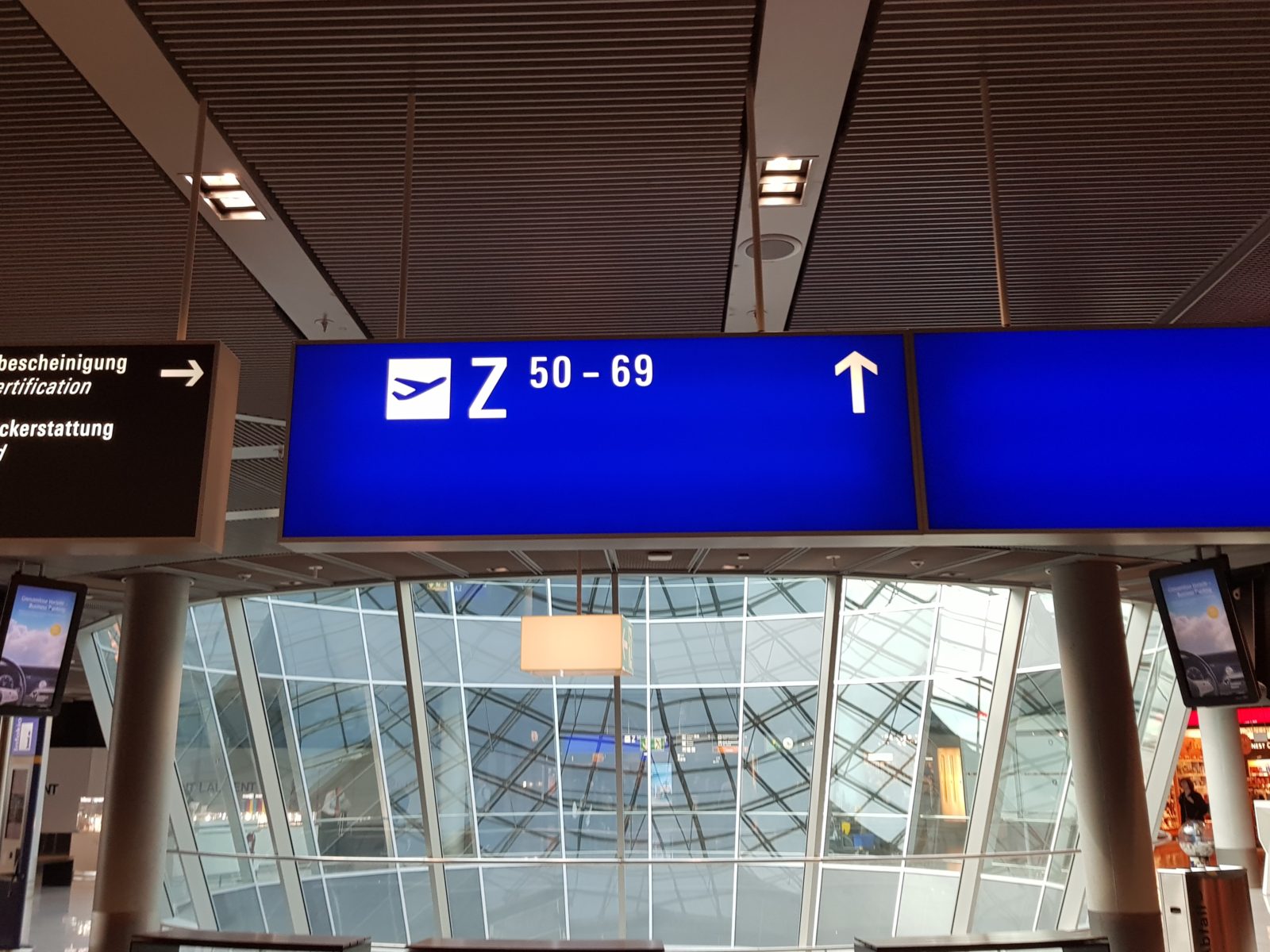 Lufthansa Business Lounge Frankfurt Terminal 1 premium-flights.com