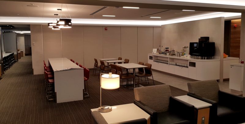 Review: American Airlines Flagship Lounge Chicago