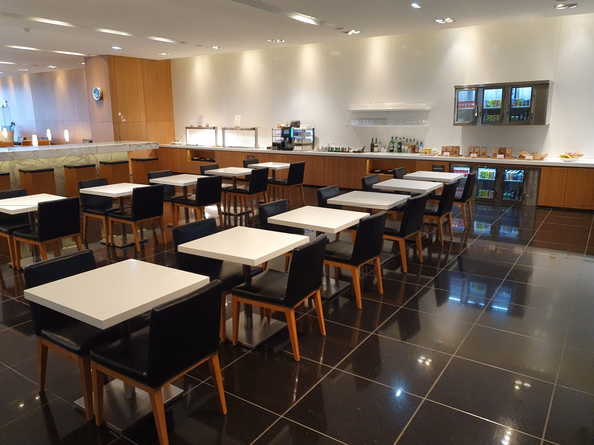 Lounge Review Cathay Pacific Lounge Paris CDG Terminal 2