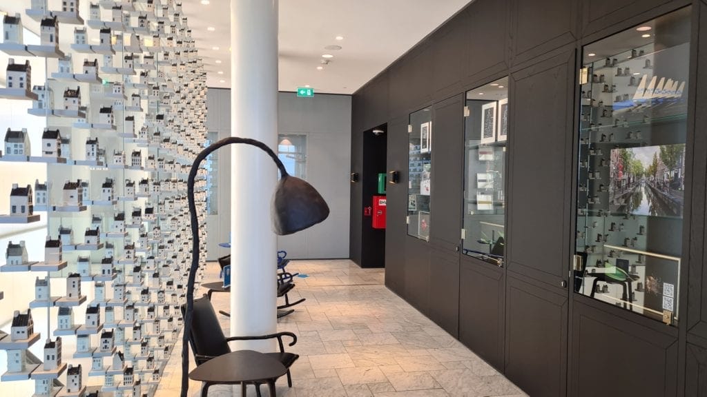 amsterdam crown lounge covid entrance